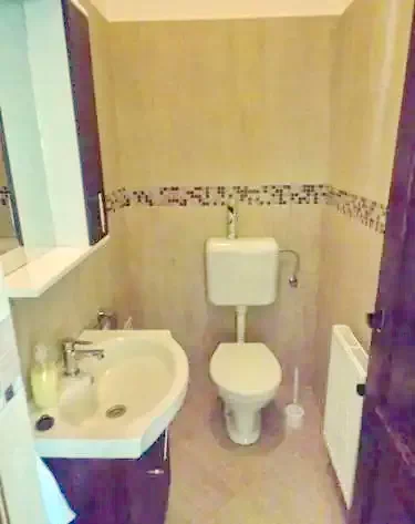 Izvoare Cazare | Motel (K1287-11) Imaginea poate fi supusă drepturilor de autor. Se recomandă contactarea titularului drepturilor.