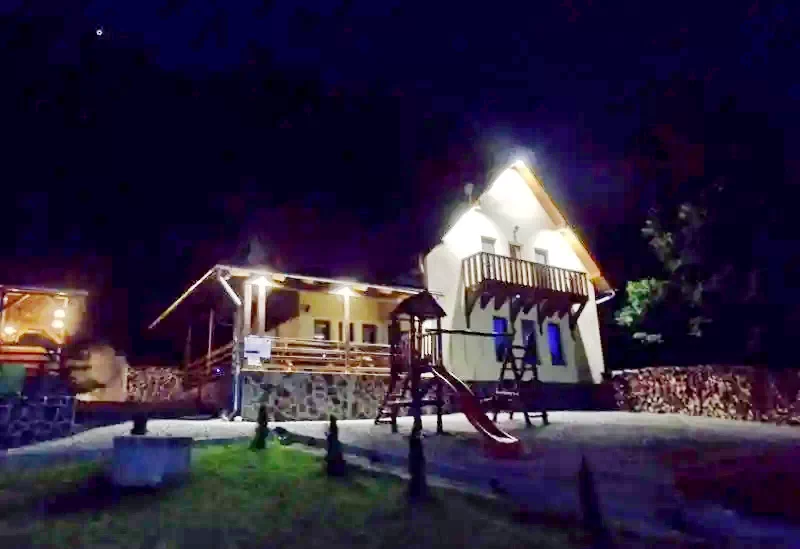 Izvoare Cazare | Motel (K1287-21) Imaginea poate fi supusă drepturilor de autor. Se recomandă contactarea titularului drepturilor.