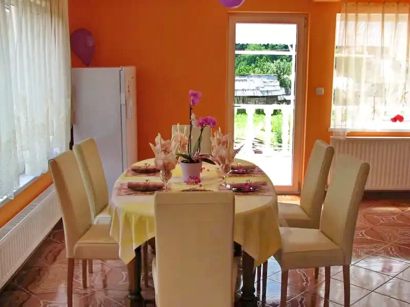 Szováta Szállás | Panzió (K0164-17) A kép szerzői jogvédelem alatt állhat. Javasolt a kapcsolatfelvétel a jog tulajdonossal.