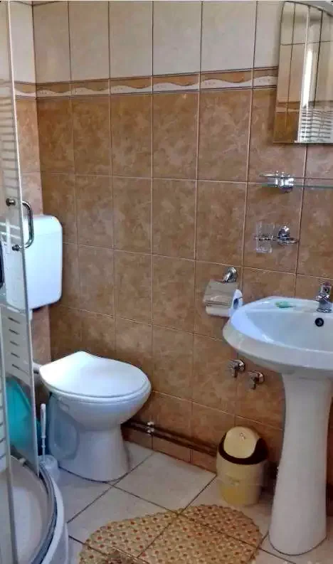 Parajd Szállás | Panzió (K0271-15) A kép szerzői jogvédelem alatt állhat. Javasolt a kapcsolatfelvétel a jog tulajdonossal. Parajd Szállás | Panzió (K0271-15) A kép szerzői jogvédelem alatt állhat. Javasolt a kapcsolatfelvétel a jog tulajdonossal.