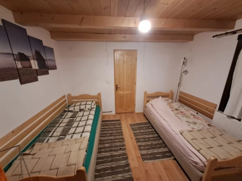 Senetea Cazare | Sat de vacanță (K1506-7) Imaginea poate fi supusă drepturilor de autor. Se recomandă contactarea titularului drepturilor.