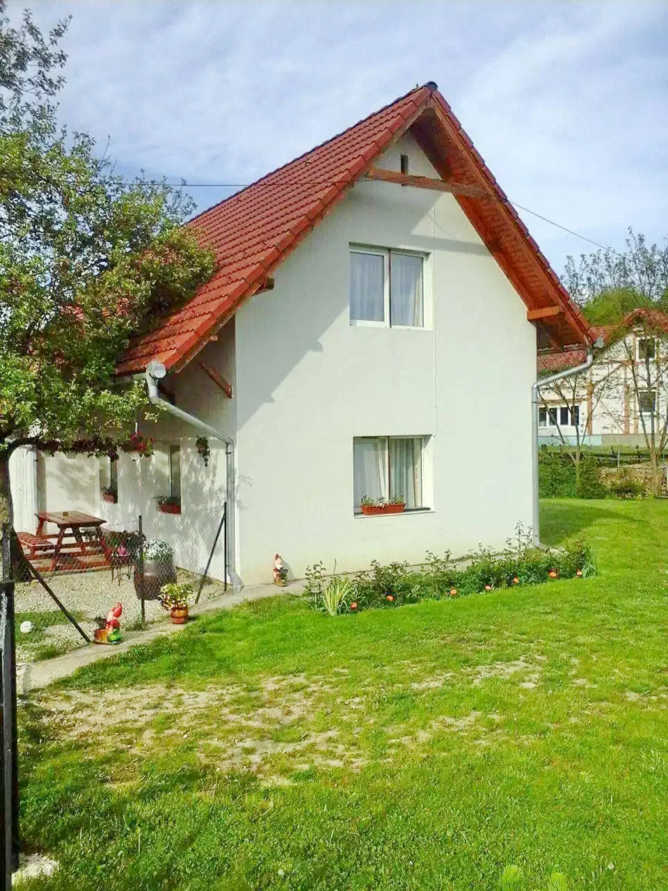 Kecset Szállás | Üdülőfalu (K1302-27) A kép szerzői jogvédelem alatt állhat. Javasolt a kapcsolatfelvétel a jog tulajdonossal.