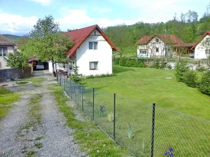 Păltiniș Cazare | Sat de vacanță (K1302-29) Imaginea poate fi supusă drepturilor de autor. Se recomandă contactarea titularului drepturilor.