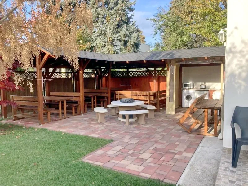  Cazare | Bungalow (K1027-11) Imaginea poate fi supusă drepturilor de autor. Se recomandă contactarea titularului drepturilor.