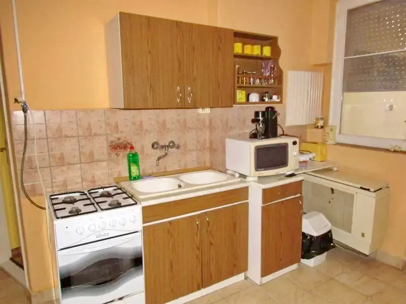  Cazare | Sat de vacanță (K0291-4) Imaginea poate fi supusă drepturilor de autor. Se recomandă contactarea titularului drepturilor.