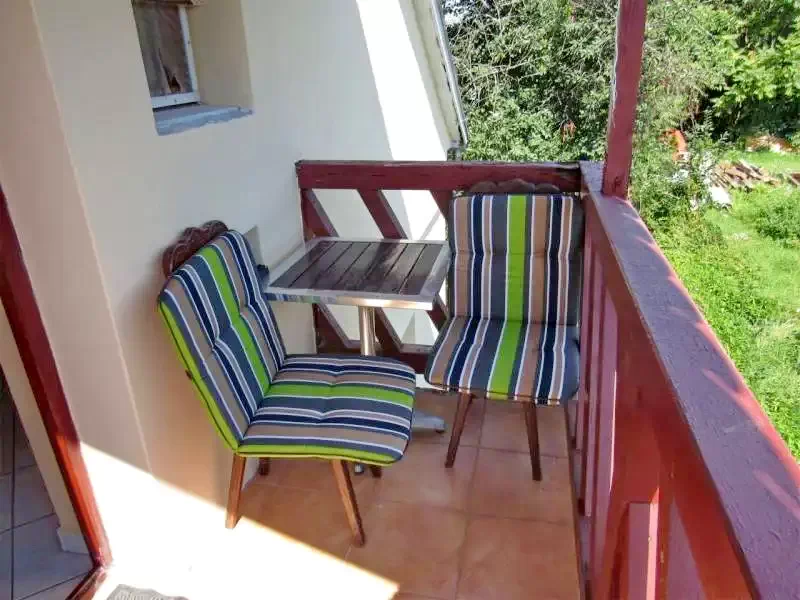  Cazare | Sat de vacanță (K0291-56) Imaginea poate fi supusă drepturilor de autor. Se recomandă contactarea titularului drepturilor.