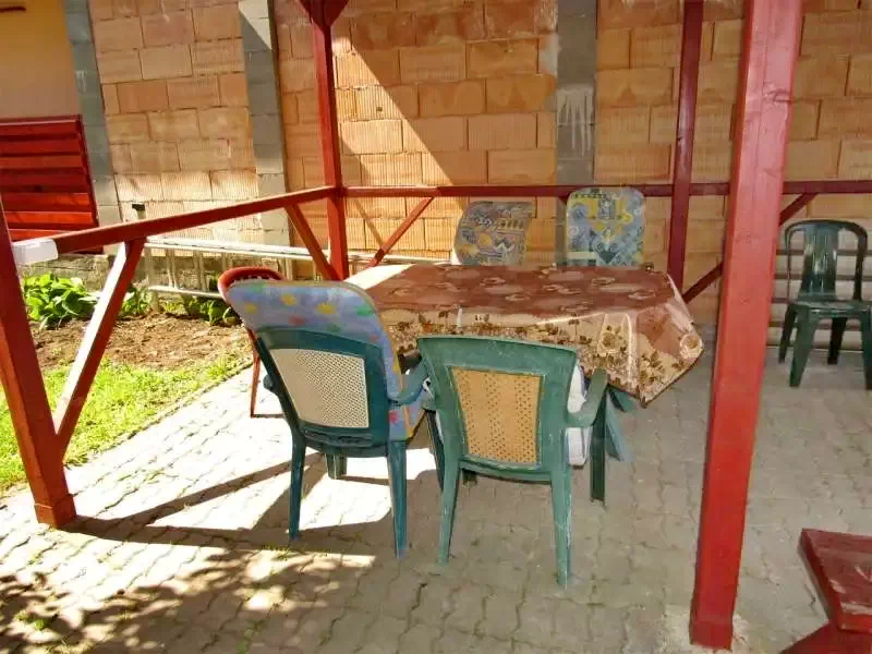  Cazare | Sat de vacanță (K0291-78) Imaginea poate fi supusă drepturilor de autor. Se recomandă contactarea titularului drepturilor.