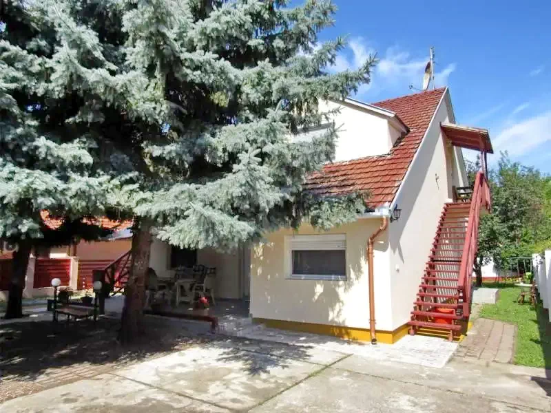 Hajdúszoboszló Cazare | Sat de vacanță (K0291-85) Imaginea poate fi supusă drepturilor de autor. Se recomandă contactarea titularului drepturilor.