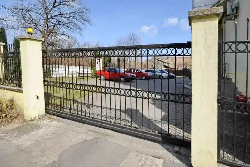 Târgu Mureș Cazare | Hotel*** (K1345-24) Imaginea poate fi supusă drepturilor de autor. Se recomandă contactarea titularului drepturilor. Târgu Mureș Cazare | Hotel*** (K1345-24) Imaginea poate fi supusă drepturilor de autor. Se recomandă contactarea titularului drepturilor.