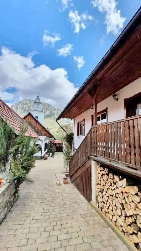 Torockó Szállás | Panzió (K0380-39) A kép szerzői jogvédelem alatt állhat. Javasolt a kapcsolatfelvétel a jog tulajdonossal. Torockó Szállás | Panzió (K0380-39) A kép szerzői jogvédelem alatt állhat. Javasolt a kapcsolatfelvétel a jog tulajdonossal.