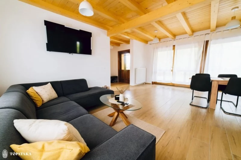 Senetea Cazare | Hotel**** (K1505-3) Imaginea poate fi supusă drepturilor de autor. Se recomandă contactarea titularului drepturilor.