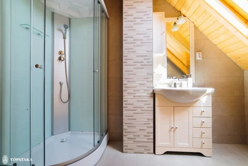 Senetea Cazare | Hotel**** (K1505-9) Imaginea poate fi supusă drepturilor de autor. Se recomandă contactarea titularului drepturilor.