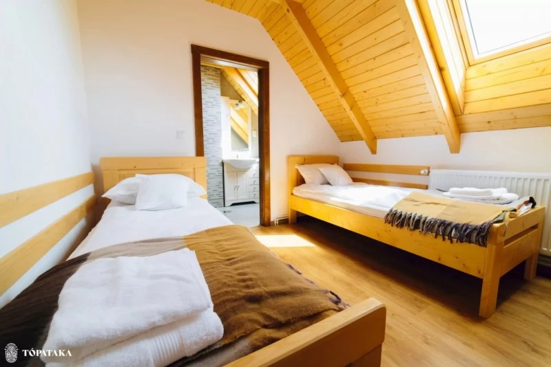 Senetea Cazare | Hotel**** (K1505-21) Imaginea poate fi supusă drepturilor de autor. Se recomandă contactarea titularului drepturilor.