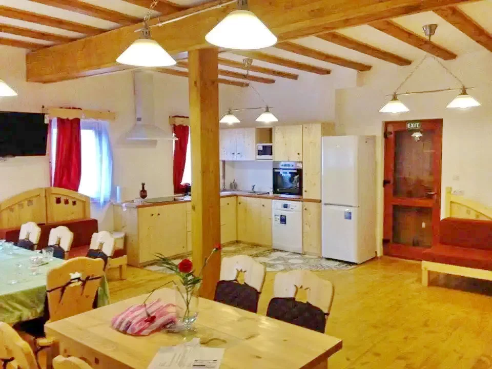 Kecset Szállás | Motel (K0754-4) A kép szerzői jogvédelem alatt állhat. Javasolt a kapcsolatfelvétel a jog tulajdonossal.