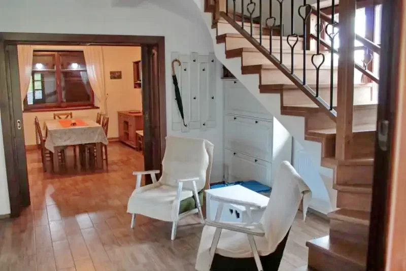 Dârjiu Cazare | Cabană (K0600-4) Imaginea poate fi supusă drepturilor de autor. Se recomandă contactarea titularului drepturilor. Dârjiu Cazare | Cabană (K0600-4) Imaginea poate fi supusă drepturilor de autor. Se recomandă contactarea titularului drepturilor.