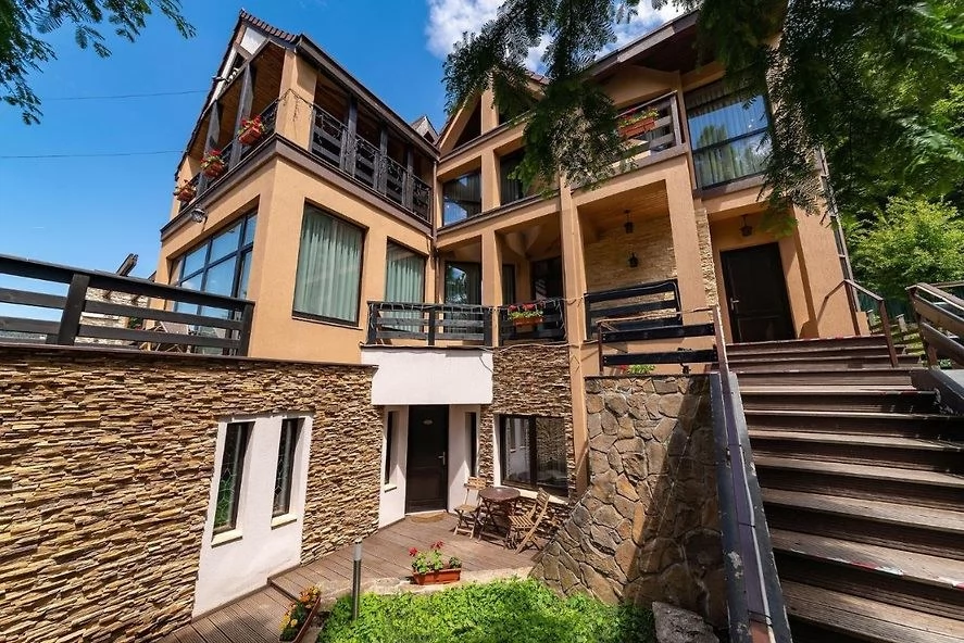 Bușteni Szállás | Panzió (K1445-54) A kép szerzői jogvédelem alatt állhat. Javasolt a kapcsolatfelvétel a jog tulajdonossal.