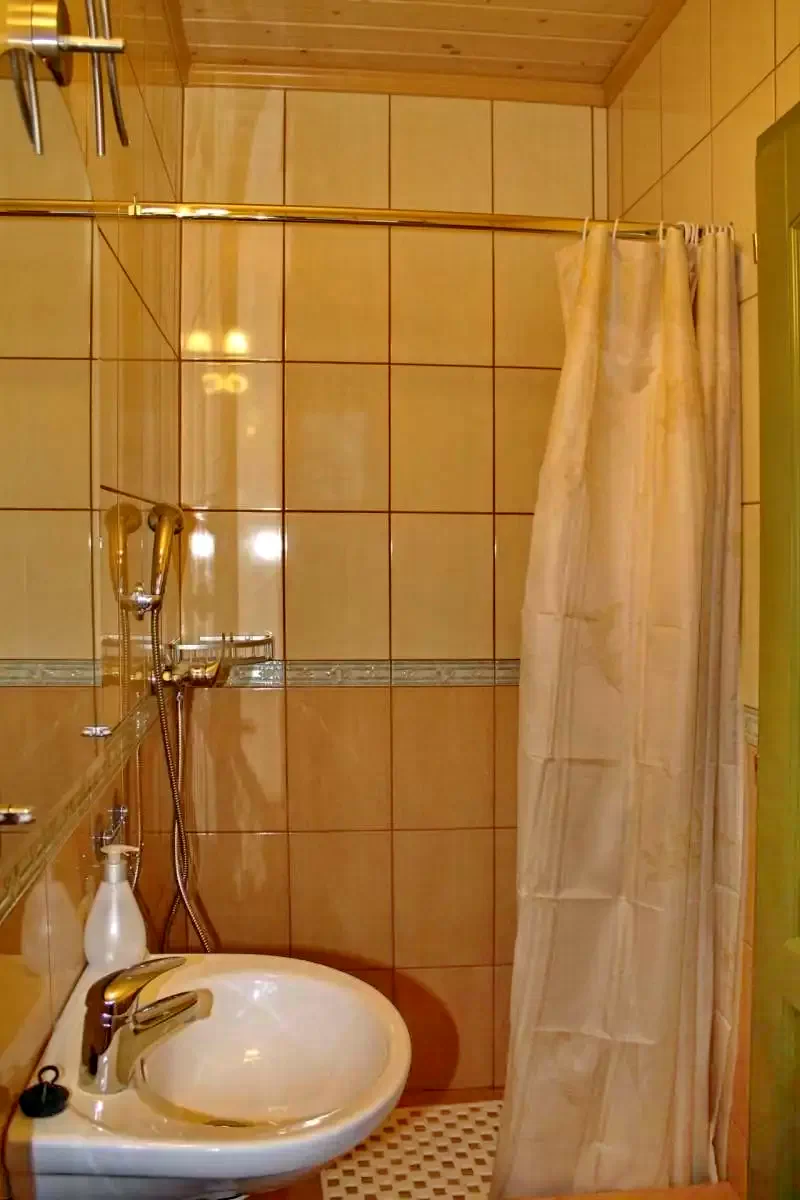 Hargitafürdő Szállás | Kulcsosház (K1204-19) A kép szerzői jogvédelem alatt állhat. Javasolt a kapcsolatfelvétel a jog tulajdonossal. Hargitafürdő Szállás | Kulcsosház (K1204-19) A kép szerzői jogvédelem alatt állhat. Javasolt a kapcsolatfelvétel a jog tulajdonossal.