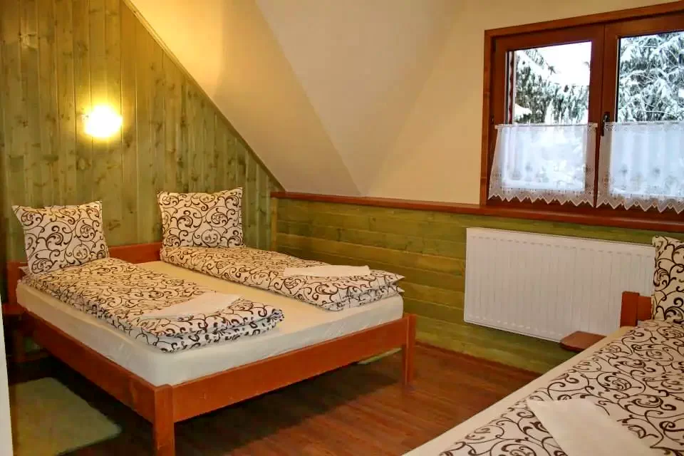 Harghita-Băi Cazare | Cabană (K1204-20) Imaginea poate fi supusă drepturilor de autor. Se recomandă contactarea titularului drepturilor. Harghita-Băi Cazare | Cabană (K1204-20) Imaginea poate fi supusă drepturilor de autor. Se recomandă contactarea titularului drepturilor.