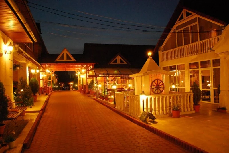 Várhely Szállás | Üdülőfalu (K0364-31) A kép szerzői jogvédelem alatt állhat. Javasolt a kapcsolatfelvétel a jog tulajdonossal.