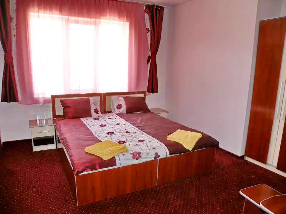 Băile Felix Cazare | Motel (K0406-11) Imaginea poate fi supusă drepturilor de autor. Se recomandă contactarea titularului drepturilor.