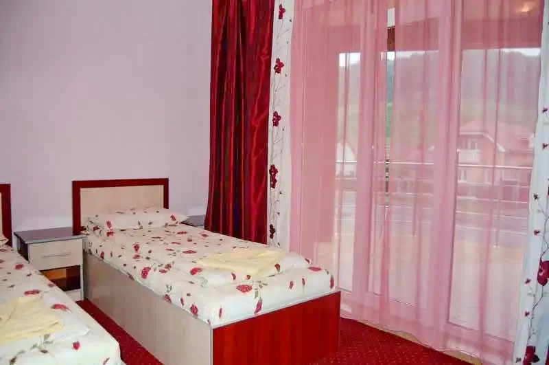 Băile Felix Cazare | Motel (K0406-23) Imaginea poate fi supusă drepturilor de autor. Se recomandă contactarea titularului drepturilor.