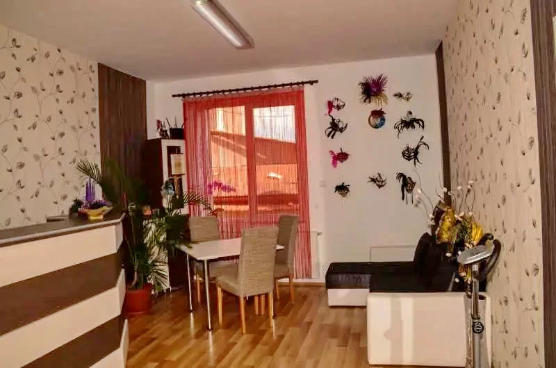 Félixfürdő Szállás | Motel (K0406-31) A kép szerzői jogvédelem alatt állhat. Javasolt a kapcsolatfelvétel a jog tulajdonossal.