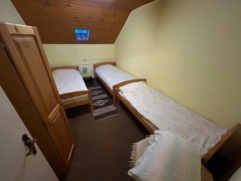 Székelykeresztúr Szállás | Kulcsosház (K1507-8) A kép szerzői jogvédelem alatt állhat. Javasolt a kapcsolatfelvétel a jog tulajdonossal. Székelykeresztúr Szállás | Kulcsosház (K1507-8) A kép szerzői jogvédelem alatt állhat. Javasolt a kapcsolatfelvétel a jog tulajdonossal.