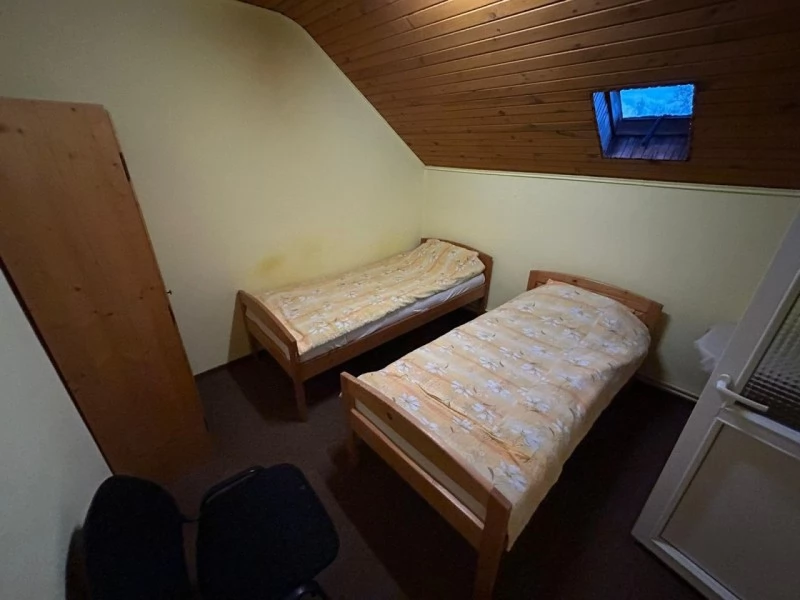 Székelykeresztúr Szállás | Kulcsosház (K1507-30) A kép szerzői jogvédelem alatt állhat. Javasolt a kapcsolatfelvétel a jog tulajdonossal. Székelykeresztúr Szállás | Kulcsosház (K1507-30) A kép szerzői jogvédelem alatt állhat. Javasolt a kapcsolatfelvétel a jog tulajdonossal.