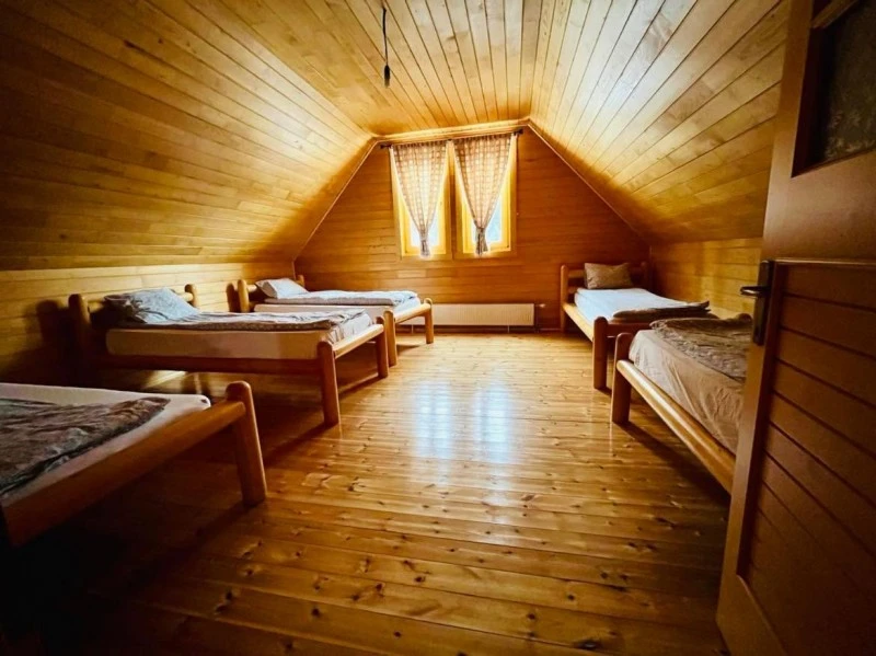 Borzont Szállás | Üdülőfalu (K1518-15) A kép szerzői jogvédelem alatt állhat. Javasolt a kapcsolatfelvétel a jog tulajdonossal.