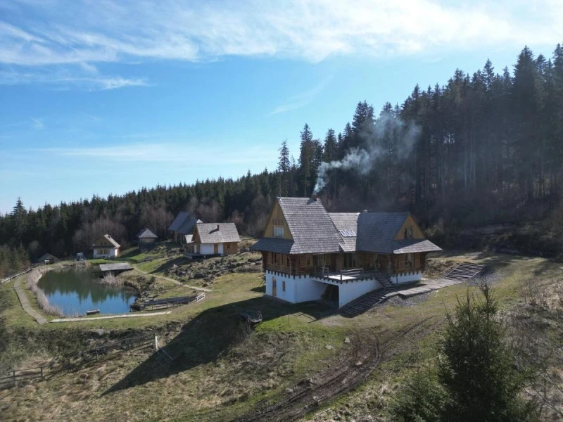 Borzont Szállás | Üdülőfalu (K1518-33) A kép szerzői jogvédelem alatt állhat. Javasolt a kapcsolatfelvétel a jog tulajdonossal.