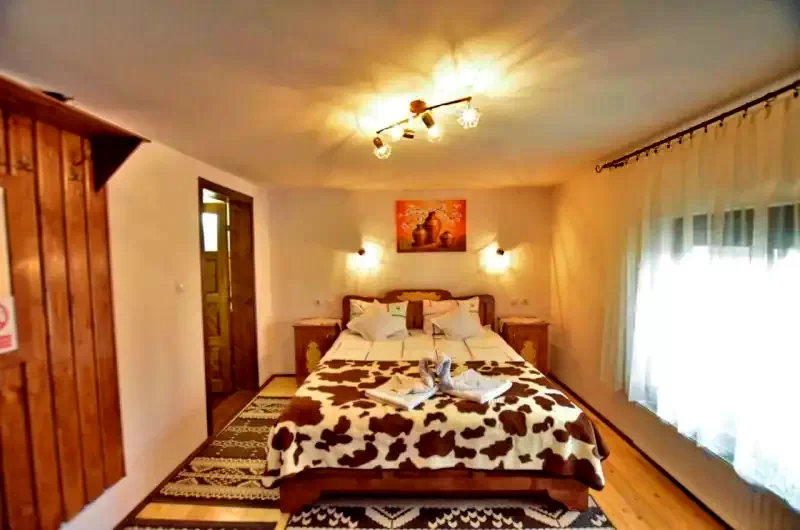 Sfântu Gheorghe Cazare | Motel (K1408-20) Imaginea poate fi supusă drepturilor de autor. Se recomandă contactarea titularului drepturilor.