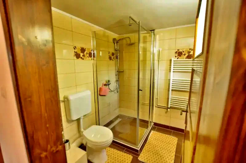 Sfântu Gheorghe Cazare | Motel (K1408-34) Imaginea poate fi supusă drepturilor de autor. Se recomandă contactarea titularului drepturilor.