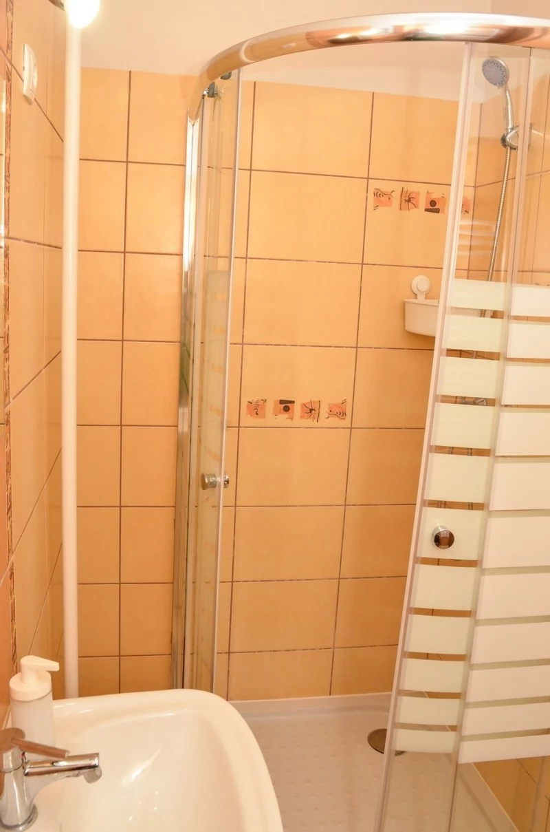  Cazare | Hotel**** (K0015-12) Imaginea poate fi supusă drepturilor de autor. Se recomandă contactarea titularului drepturilor.