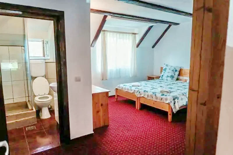 Kerc Szállás | Motel (K0323-3) A kép szerzői jogvédelem alatt állhat. Javasolt a kapcsolatfelvétel a jog tulajdonossal.