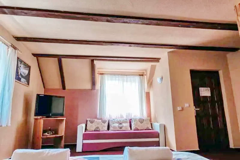 Cârța Cazare | Motel (K0323-22) Imaginea poate fi supusă drepturilor de autor. Se recomandă contactarea titularului drepturilor.