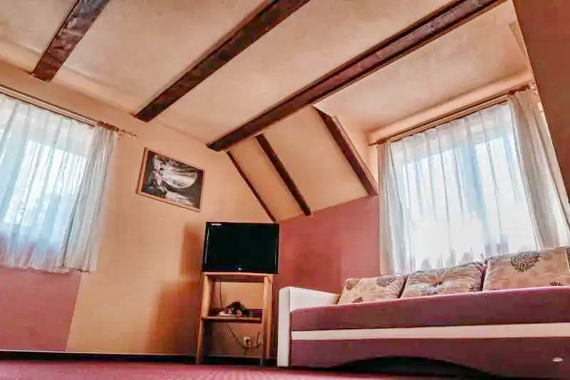 Cârța Cazare | Motel (K0323-26) Imaginea poate fi supusă drepturilor de autor. Se recomandă contactarea titularului drepturilor.