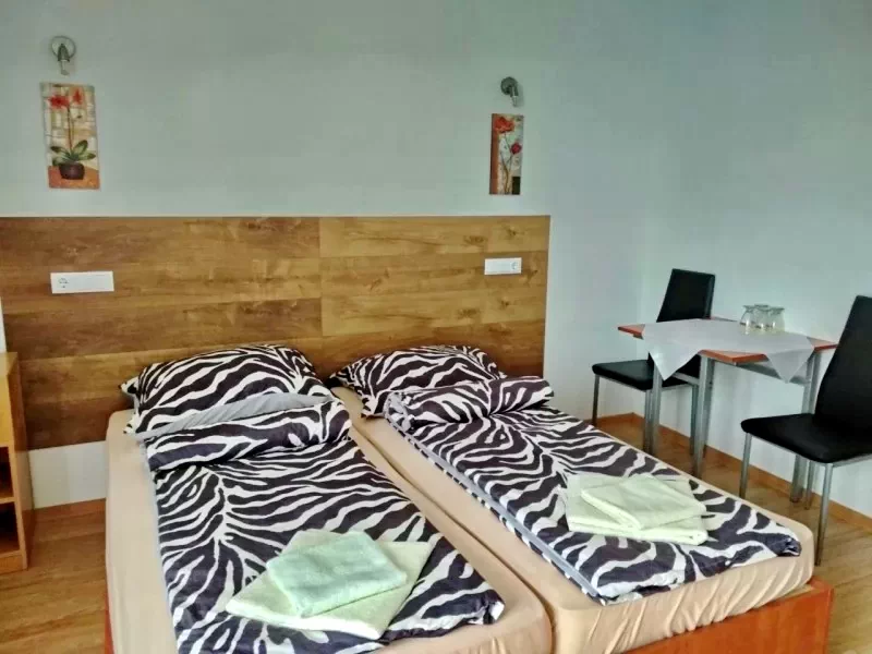 Debrecen Szállás | Panzió (K0665-12) A kép szerzői jogvédelem alatt állhat. Javasolt a kapcsolatfelvétel a jog tulajdonossal. Debrecen Szállás | Panzió (K0665-12) A kép szerzői jogvédelem alatt állhat. Javasolt a kapcsolatfelvétel a jog tulajdonossal.