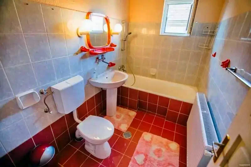 Lupeni Cazare | Hotel**** (K0365-13) Imaginea poate fi supusă drepturilor de autor. Se recomandă contactarea titularului drepturilor.