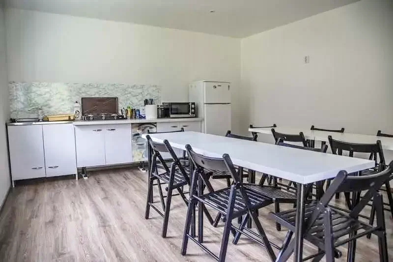 Cazare Lacu Roșu - Căsuțele Suhardul Mic | Gyilkos-tó - Kiscohárd Faházak. Imaginea poate fi supusă drepturilor de autor. Se recomandă contactarea titularului drepturilor.