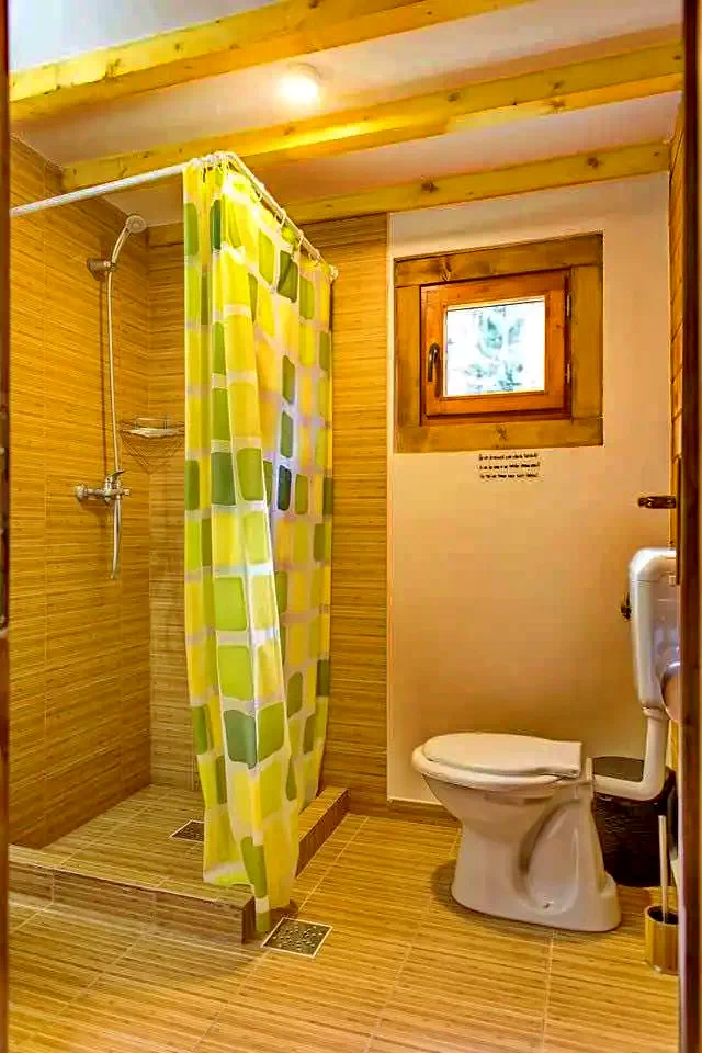 Gyilkostó Szállás | Üdülőfalu (K0950-16) A kép szerzői jogvédelem alatt állhat. Javasolt a kapcsolatfelvétel a jog tulajdonossal.