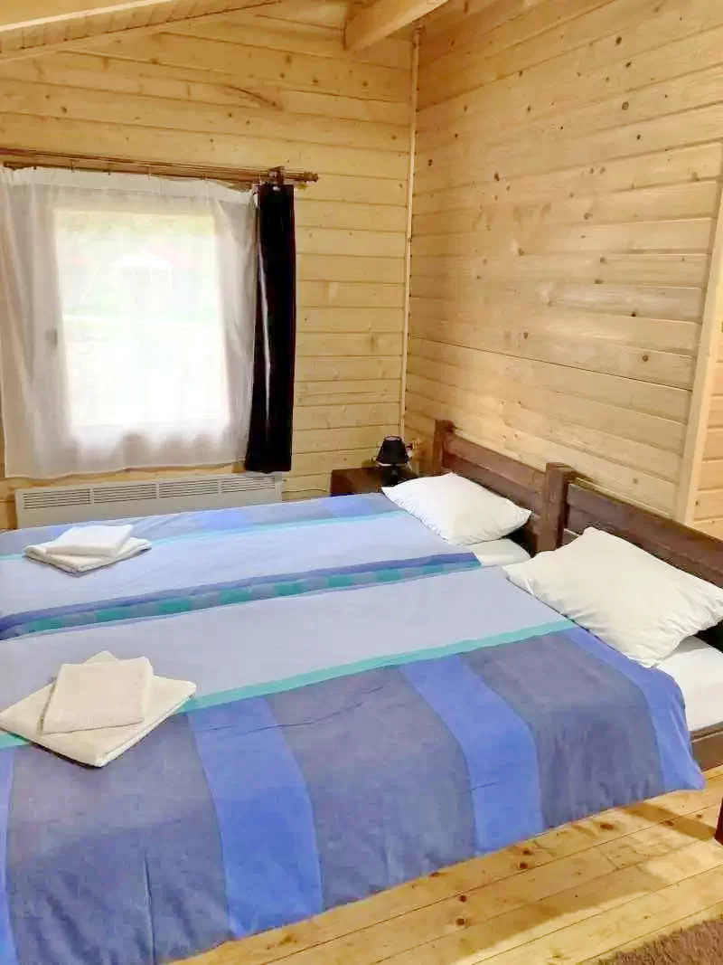 Lacu Roșu Cazare | Sat de vacanță (K0950-22) Imaginea poate fi supusă drepturilor de autor. Se recomandă contactarea titularului drepturilor.