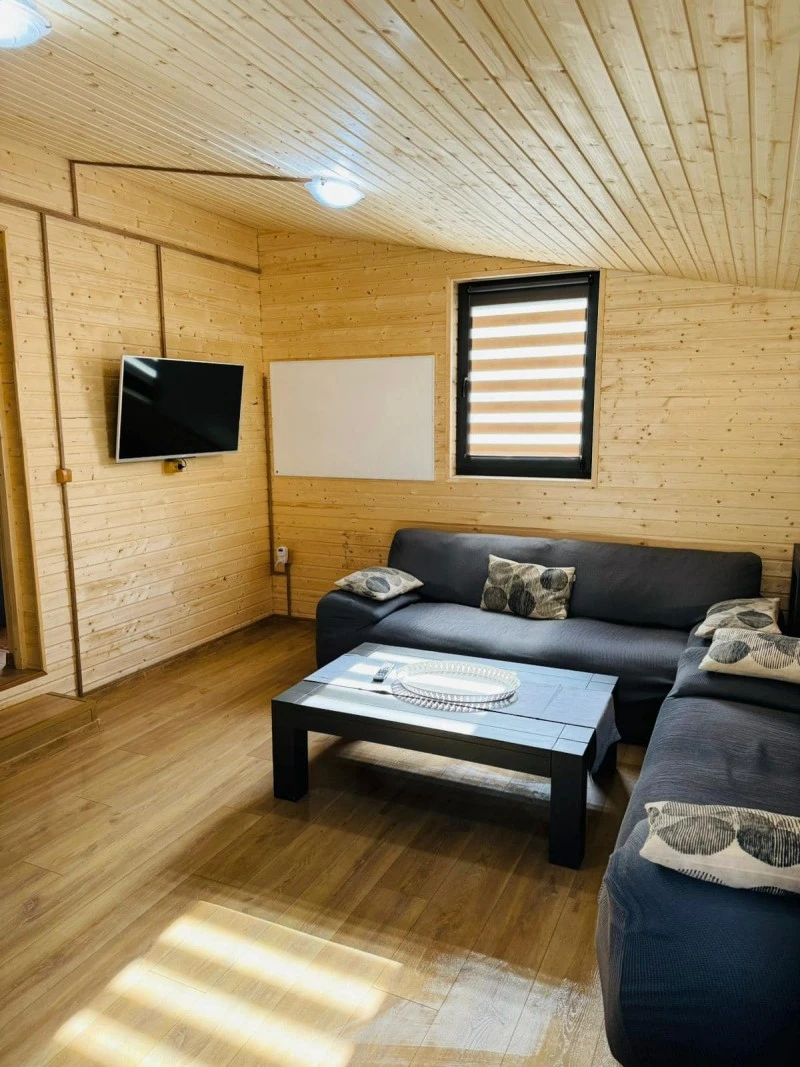 Gyilkostó Szállás | Üdülőfalu (K0950-33) A kép szerzői jogvédelem alatt állhat. Javasolt a kapcsolatfelvétel a jog tulajdonossal.