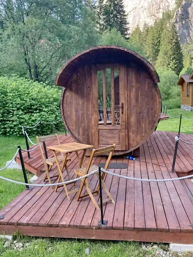 Lacu Roșu Cazare | Sat de vacanță (K0950-55) Imaginea poate fi supusă drepturilor de autor. Se recomandă contactarea titularului drepturilor.