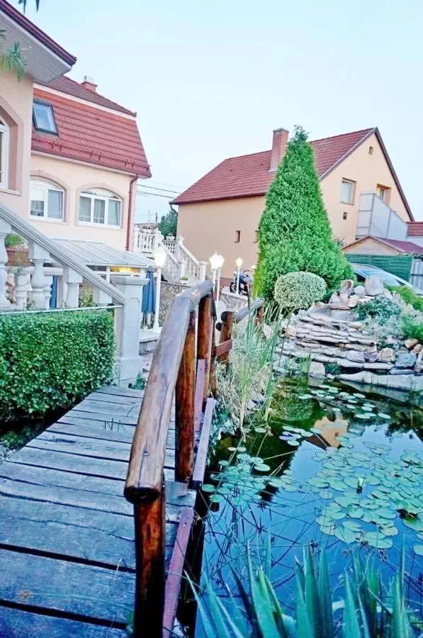 Hajdúszoboszló Szállás | Motel (K0170-3) A kép szerzői jogvédelem alatt állhat. Javasolt a kapcsolatfelvétel a jog tulajdonossal.