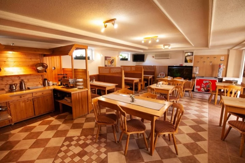  Cazare | Motel (K0170-4) Imaginea poate fi supusă drepturilor de autor. Se recomandă contactarea titularului drepturilor.