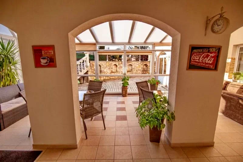  Cazare | Motel (K0170-14) Imaginea poate fi supusă drepturilor de autor. Se recomandă contactarea titularului drepturilor.