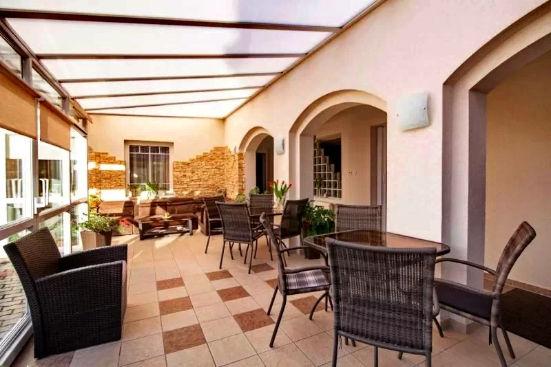  Cazare | Motel (K0170-16) Imaginea poate fi supusă drepturilor de autor. Se recomandă contactarea titularului drepturilor.