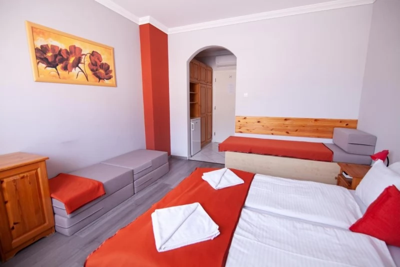  Cazare | Motel (K0170-22) Imaginea poate fi supusă drepturilor de autor. Se recomandă contactarea titularului drepturilor.