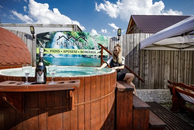 Cazare Padiș - Cabanele Five Chalets | Pádis - Five Chalets Kulcsosházak . Imaginea poate fi supusă drepturilor de autor. Se recomandă contactarea titularului drepturilor.