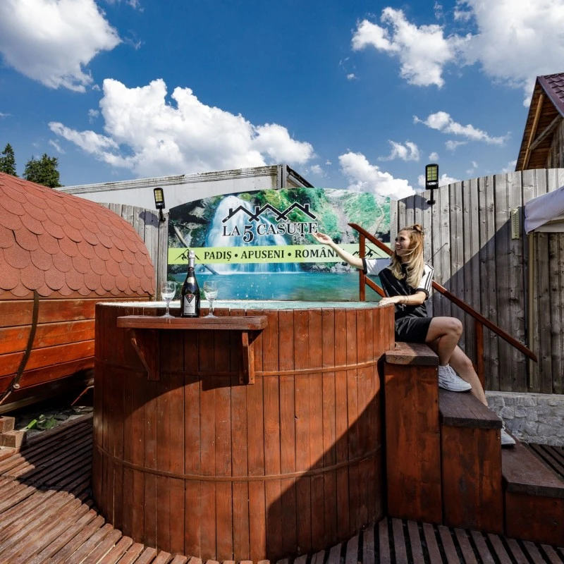 Cazare Padiș - Cabanele Five Chalets | Pádis - Five Chalets Kulcsosházak . Imaginea poate fi supusă drepturilor de autor. Se recomandă contactarea titularului drepturilor.